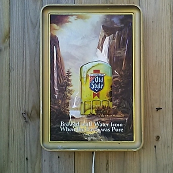 Other - Vintage Old Style Beer Light up Bar Light.